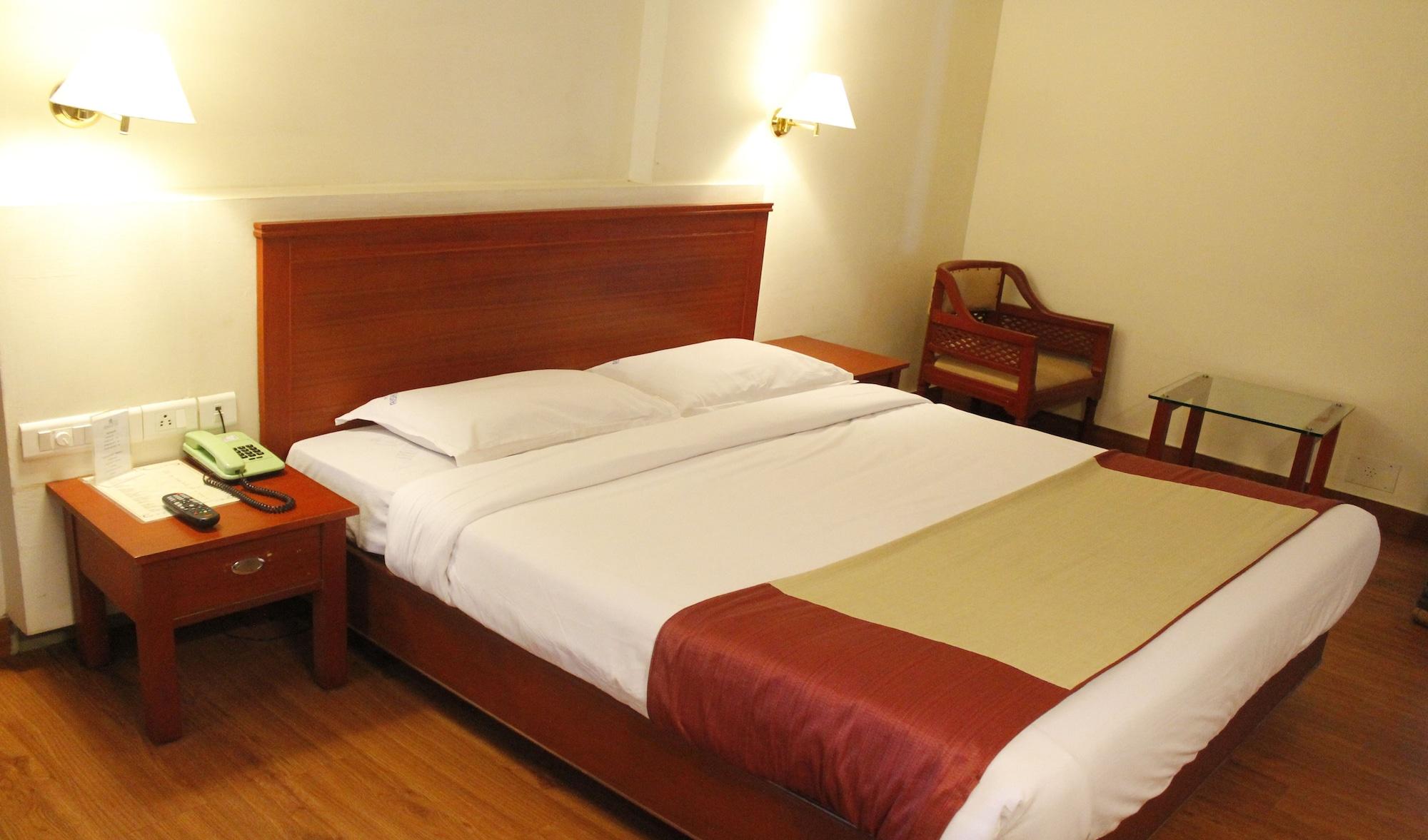 Hotel Aiswarya Коччи Экстерьер фото